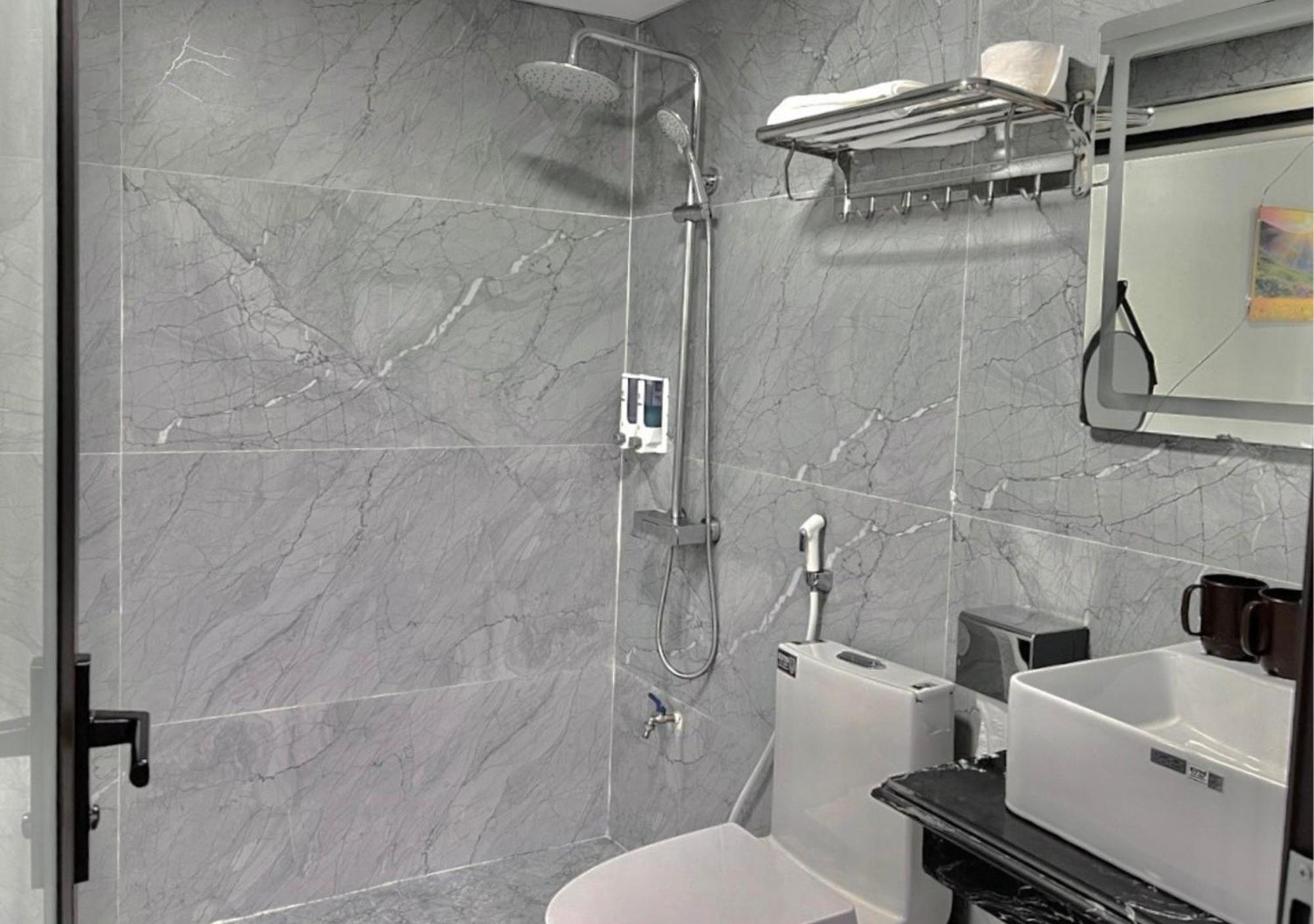 Thu Ha Hotel Uong Bi Dış mekan fotoğraf
