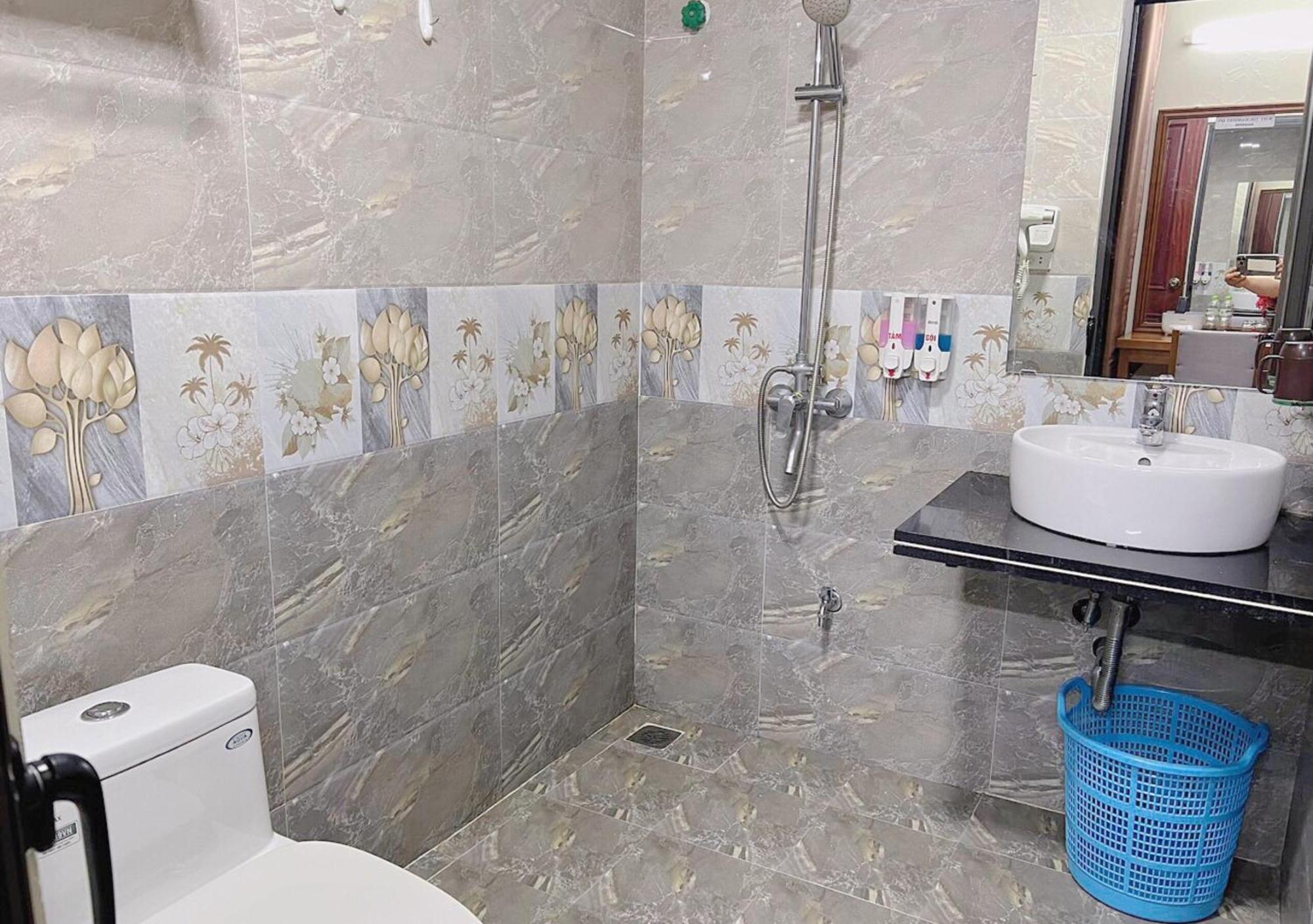 Thu Ha Hotel Uong Bi Dış mekan fotoğraf